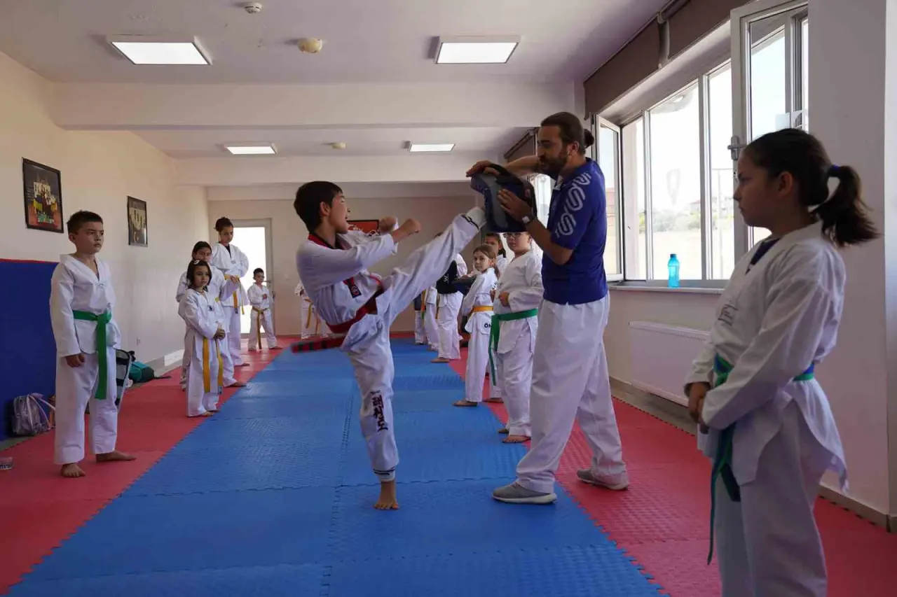 tepebasinda-7den-77ye-tum-eskisehirliler-sporla-bulusuyor