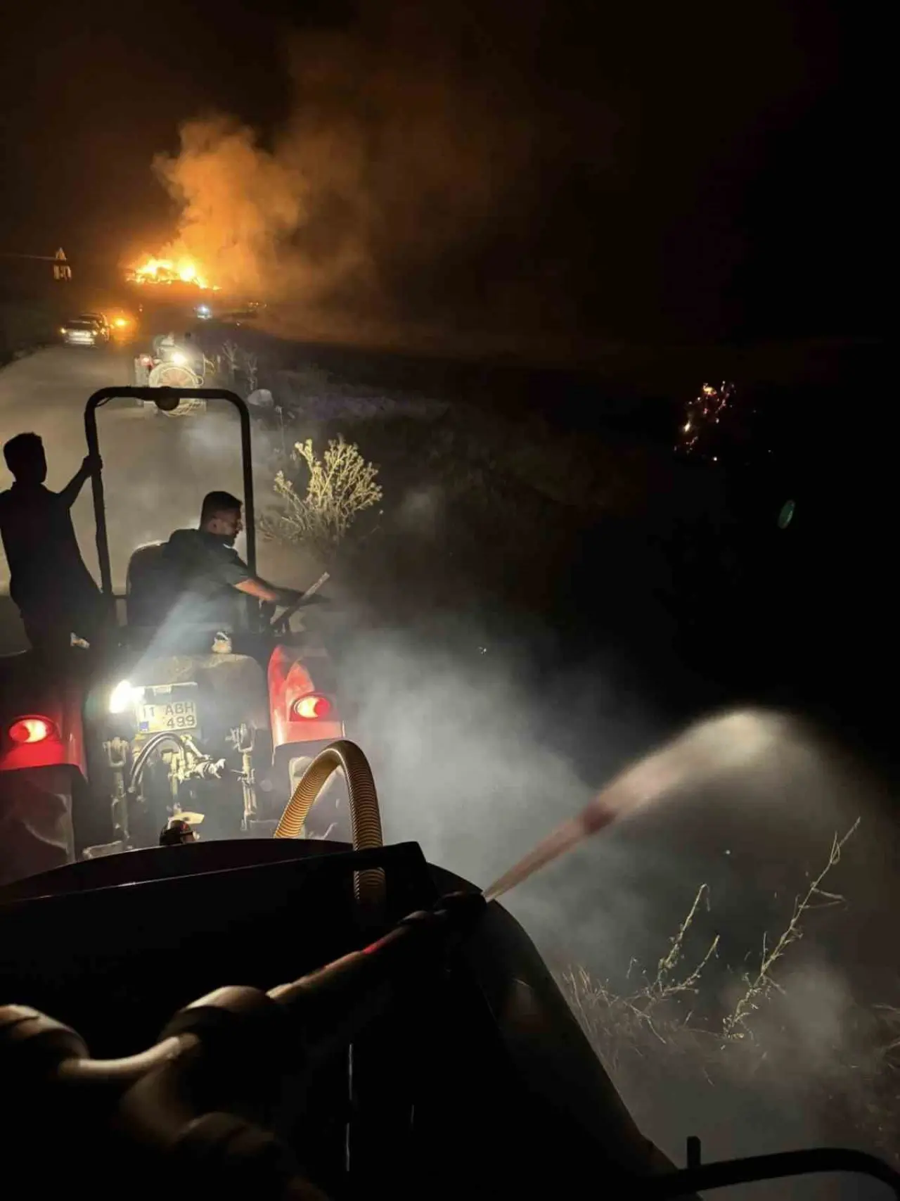 yangin-bolgesine-hic-tereddut-etmeden-tum-imkanlariyla-gitti