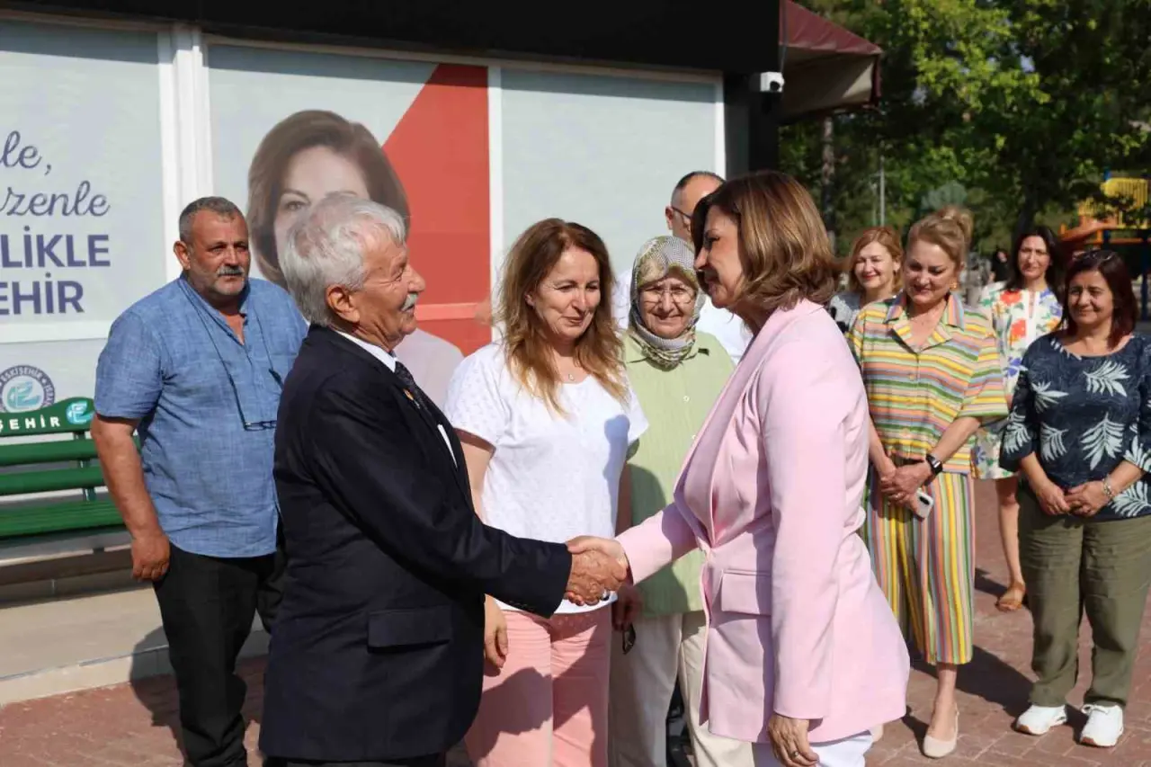 baskan-unluce-babalar-gununde-sehit-ve-gazi-babalarini-ile-bulustu