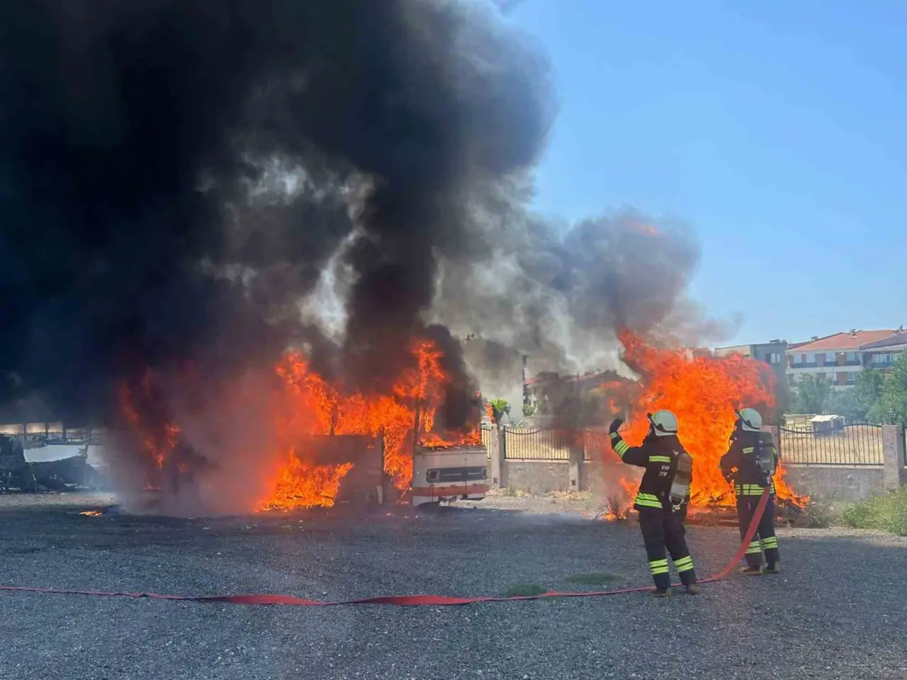 ozel-goreve-baslayan-45-itfaiye-erinin-gercegini-aratmayan-egitimi-nefes-kesti