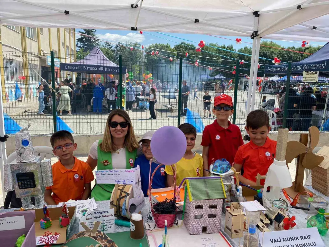 eskisehir-vali-munir-raif-ilkokulun-stem-senligi-etkinliginde