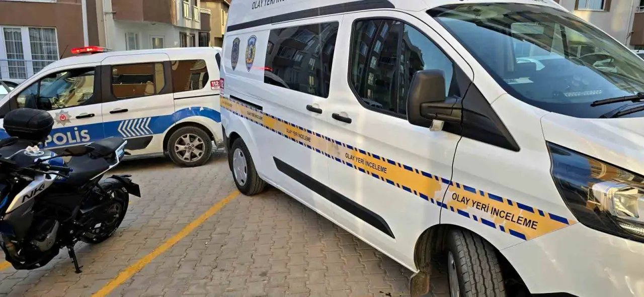 bilecikte-bir-kadin-evinde-olu-bulundu-esinden-de-haber-alinamiyor