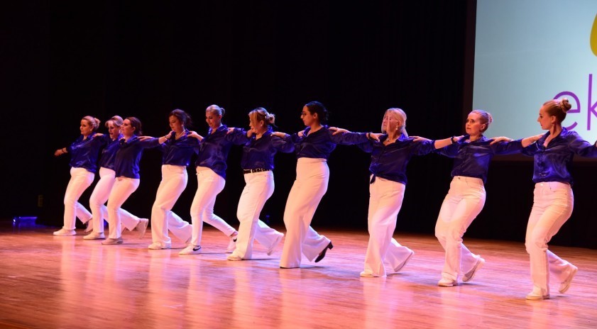 anadolu-universitesinde-halk-danslari-ve-sirtaki-gosterisi