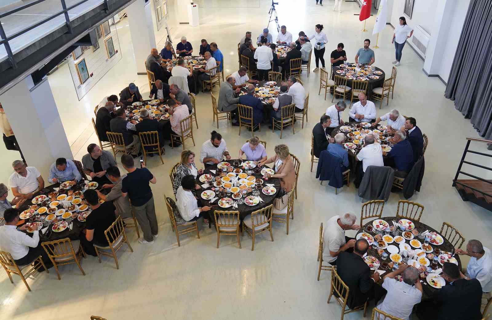 baskan-atac-muhtarlarla-bulustu