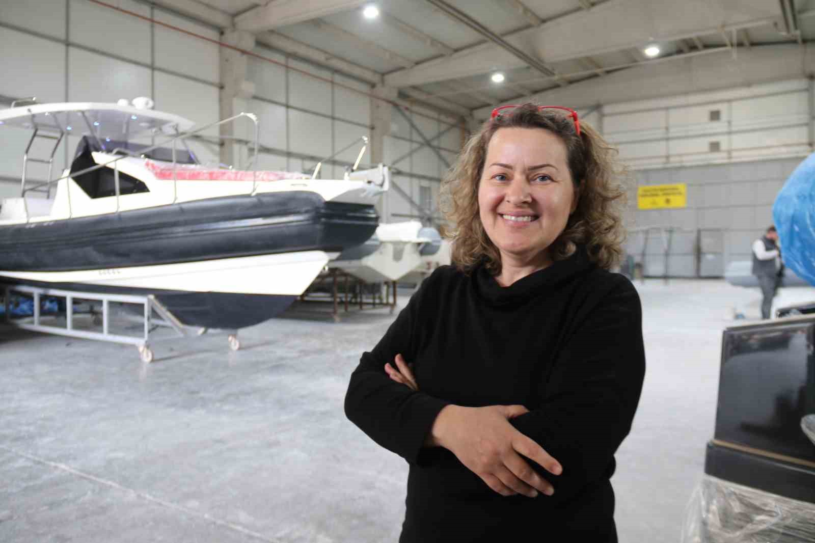 bozkirin-ortasinda-uretilen-tekneler-uluslararasi-sularda-yuzuyor