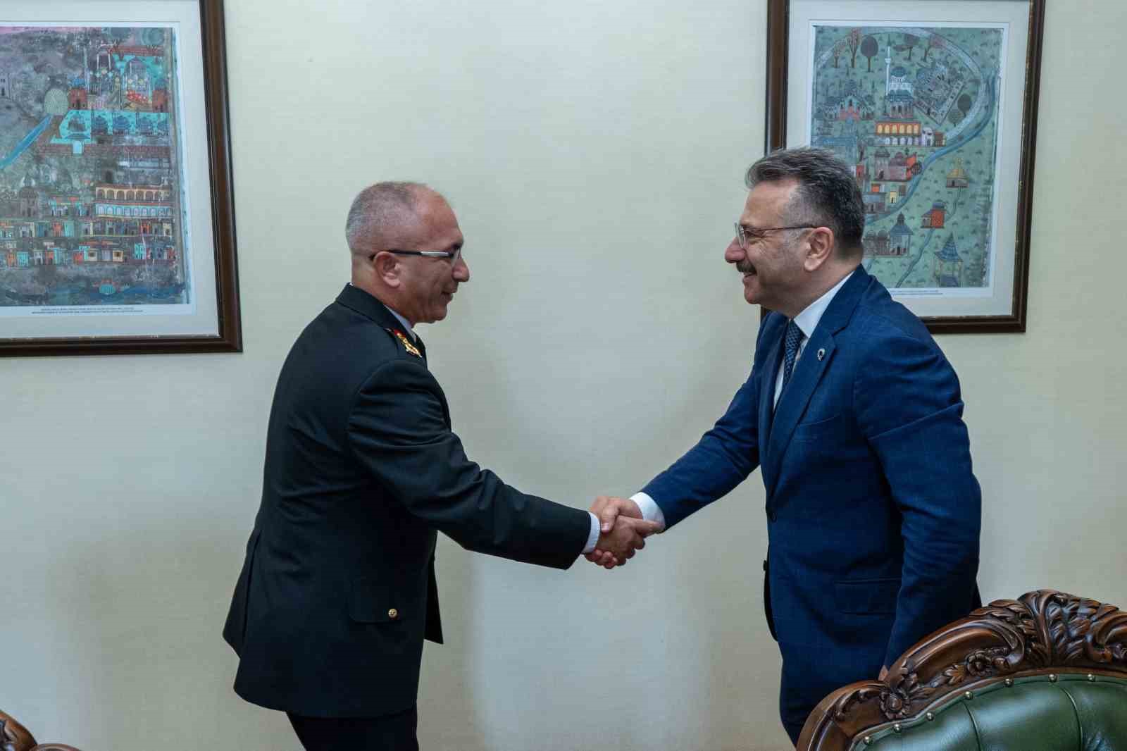 il-jandarma-komutani-demir-ve-jandarma-personeli-vali-aksoyu-ziyaret-etti