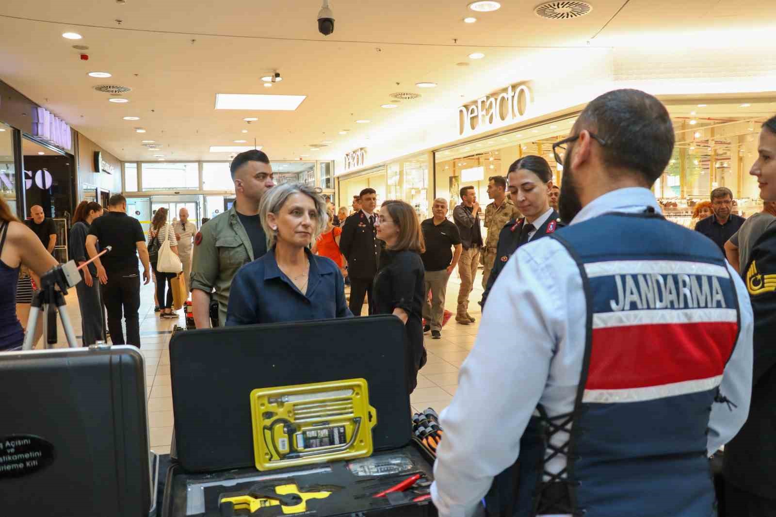 jandarma-genel-komutanliginin-186nci-yil-donumune-ozel-etkinlik-duzenlendi