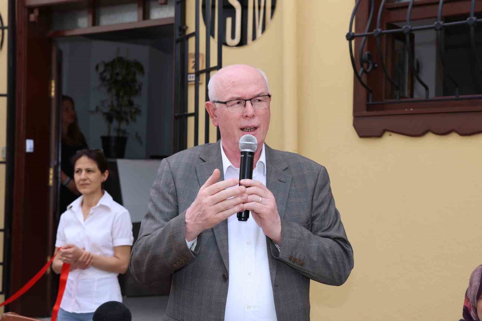 odunpazari-belediyesi-halk-merkezleri-yil-sonu-cini-sergisi-acildi