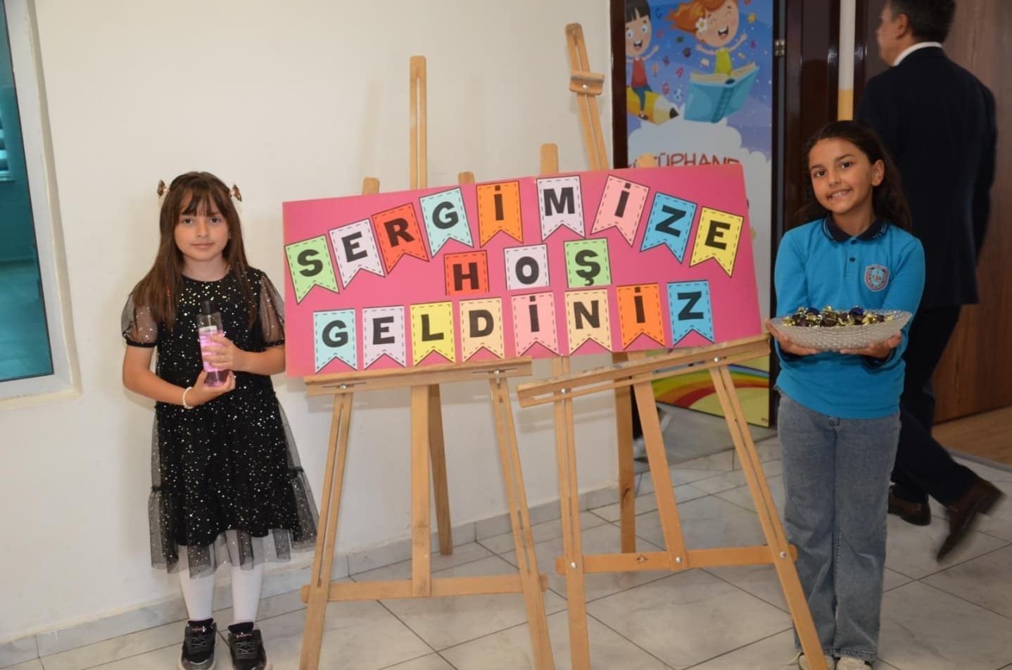 renk-cumbusu-sergisi-ziyarete-acildi