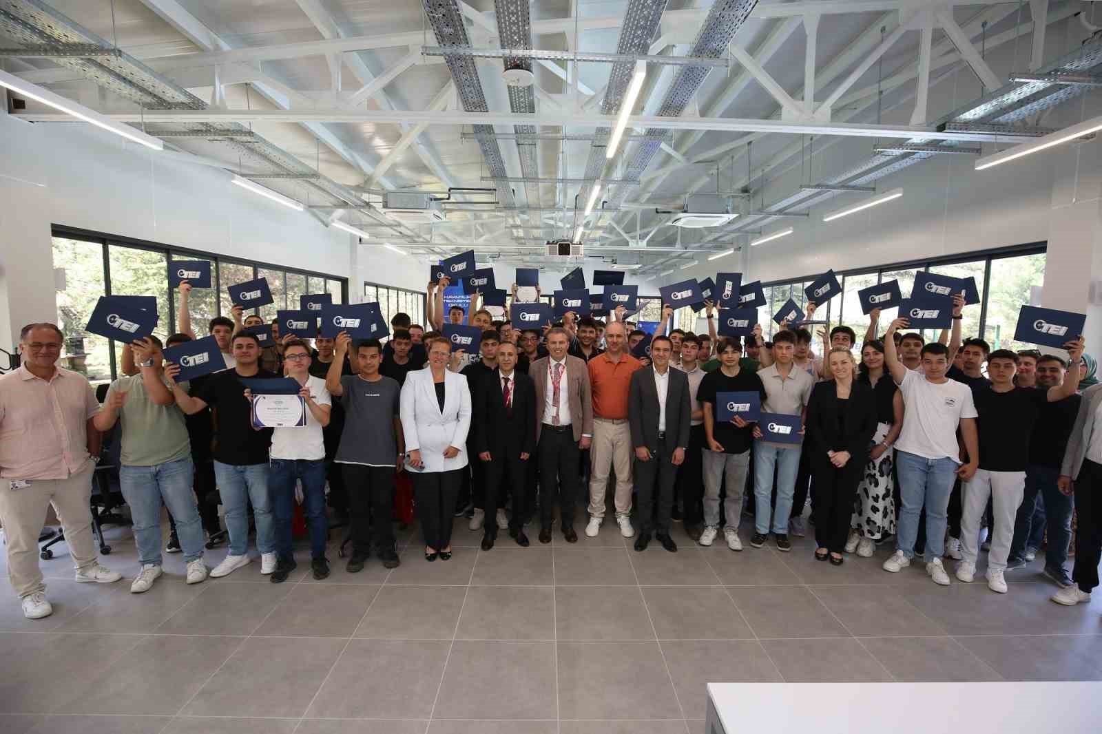 tei-havacilik-teknisyen-okulunun-ikinci-sezonu-basariyla-tamamlandi