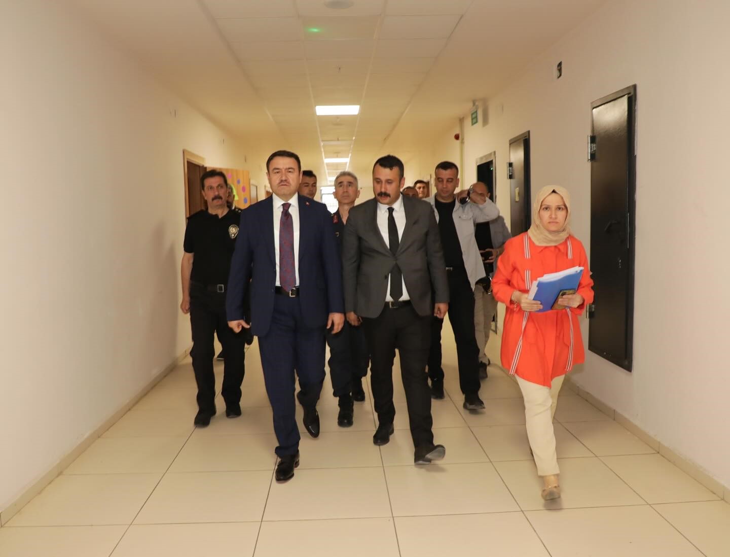 vali-musa-isindan-geri-gonderme-merkezine-denetim-ziyareti