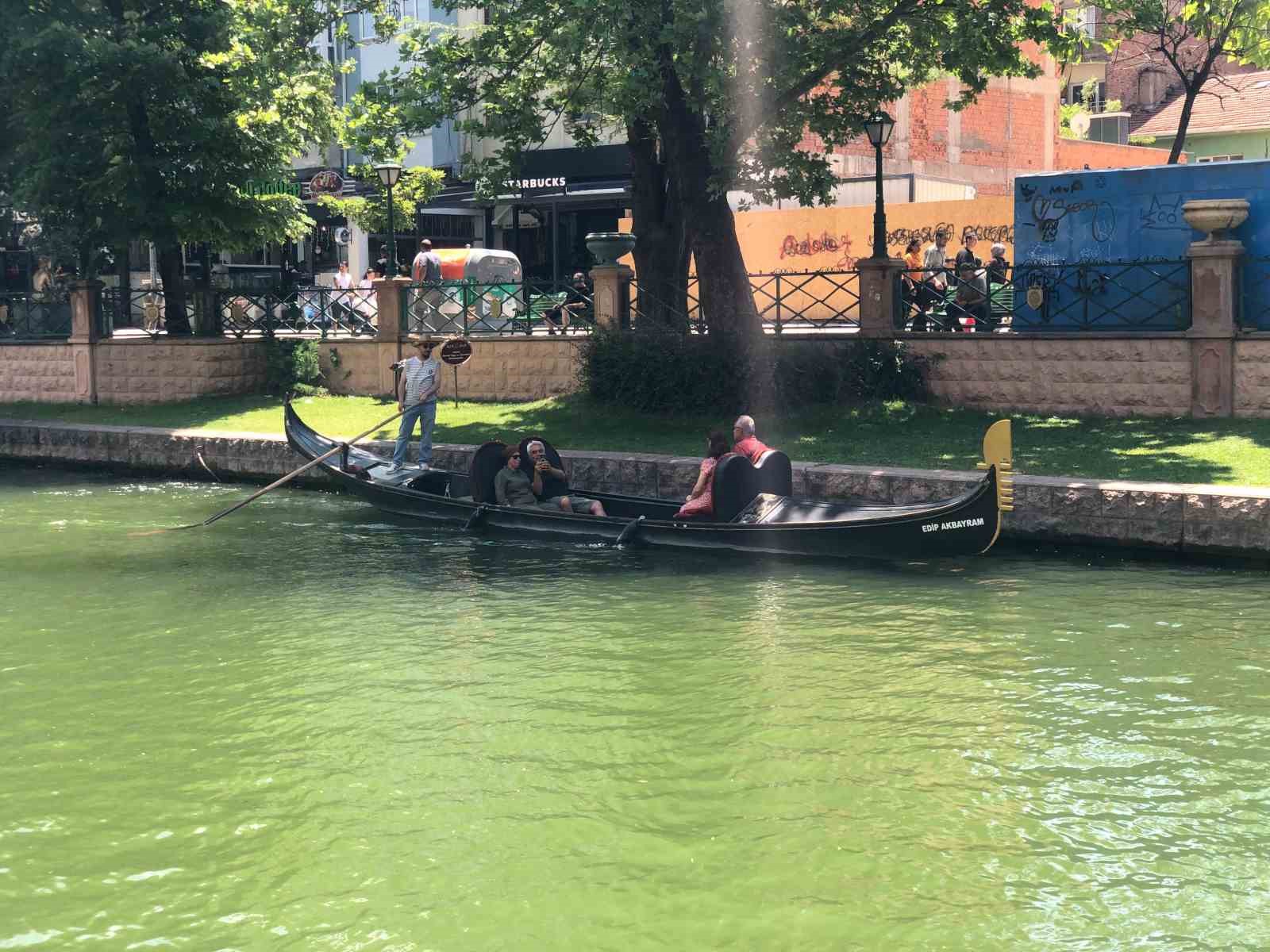 yaz-mevsiminin-gelmesiyle-gondol-turlarina-talep-artti