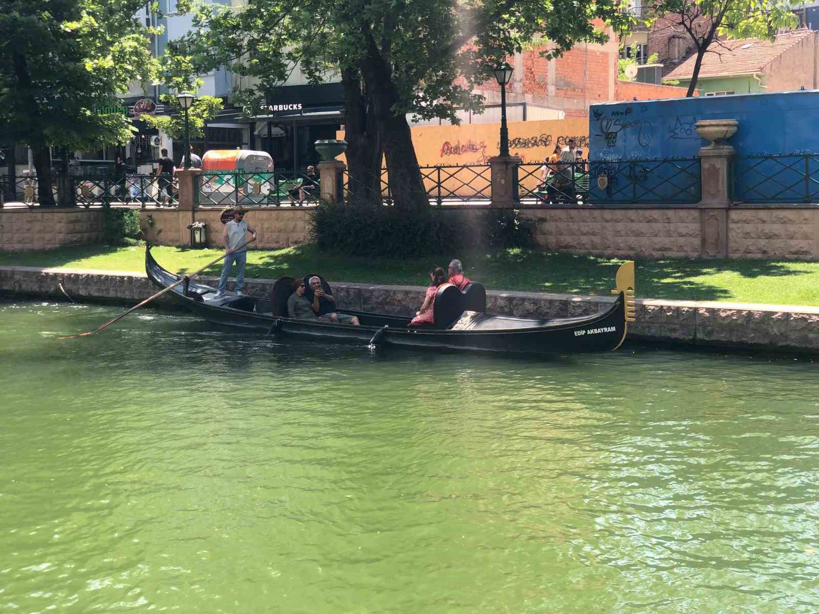 yaz-mevsiminin-gelmesiyle-gondol-turlarina-talep-artti