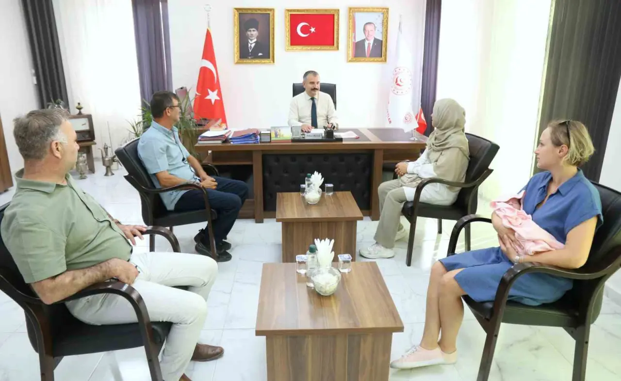 bir-haftalik-bebek-kurumlara-girmeden-koruyucu-ailesiyle-bulustu