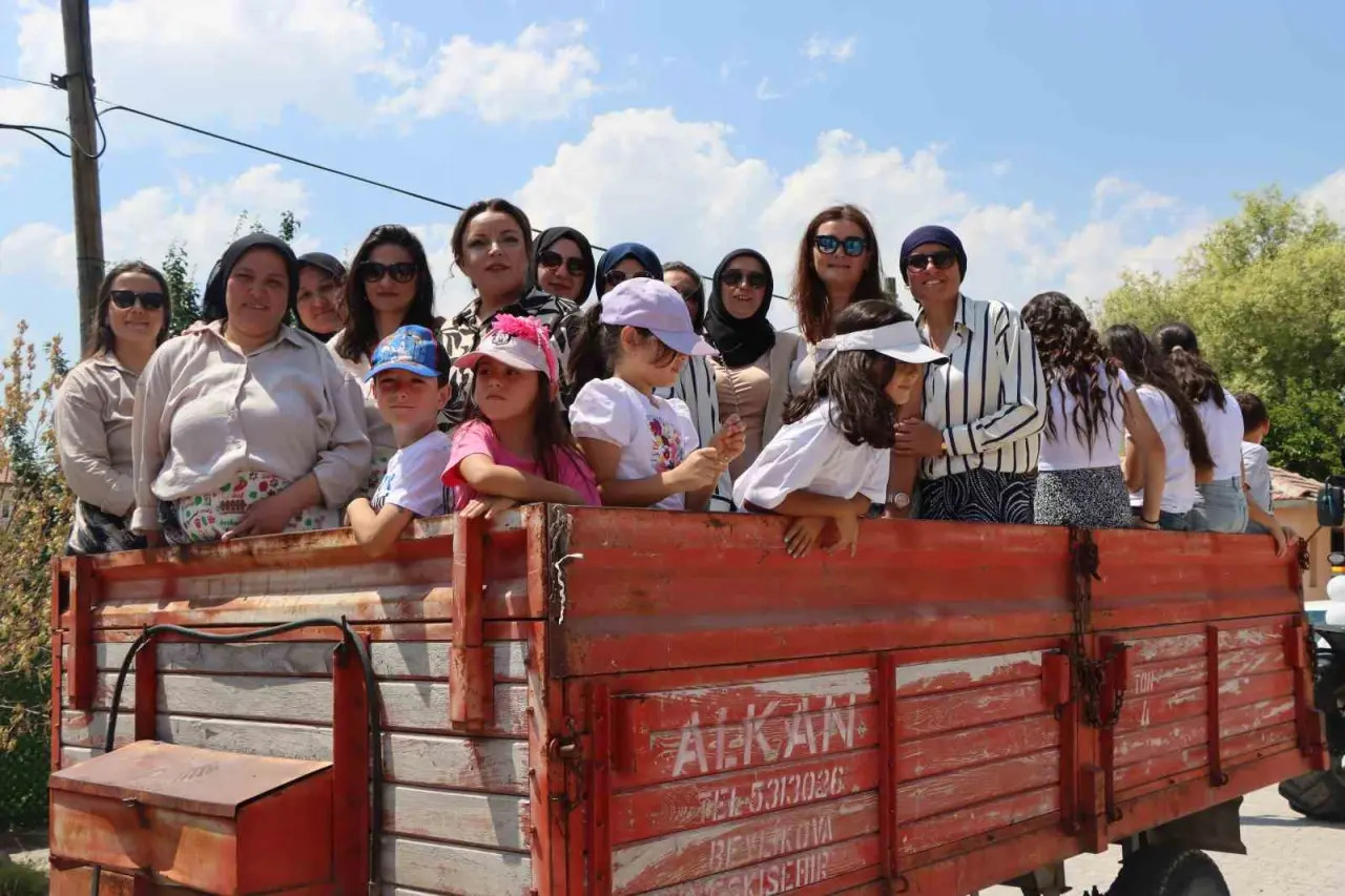 traktor-konvoyu-ile-sunnet-dugunu