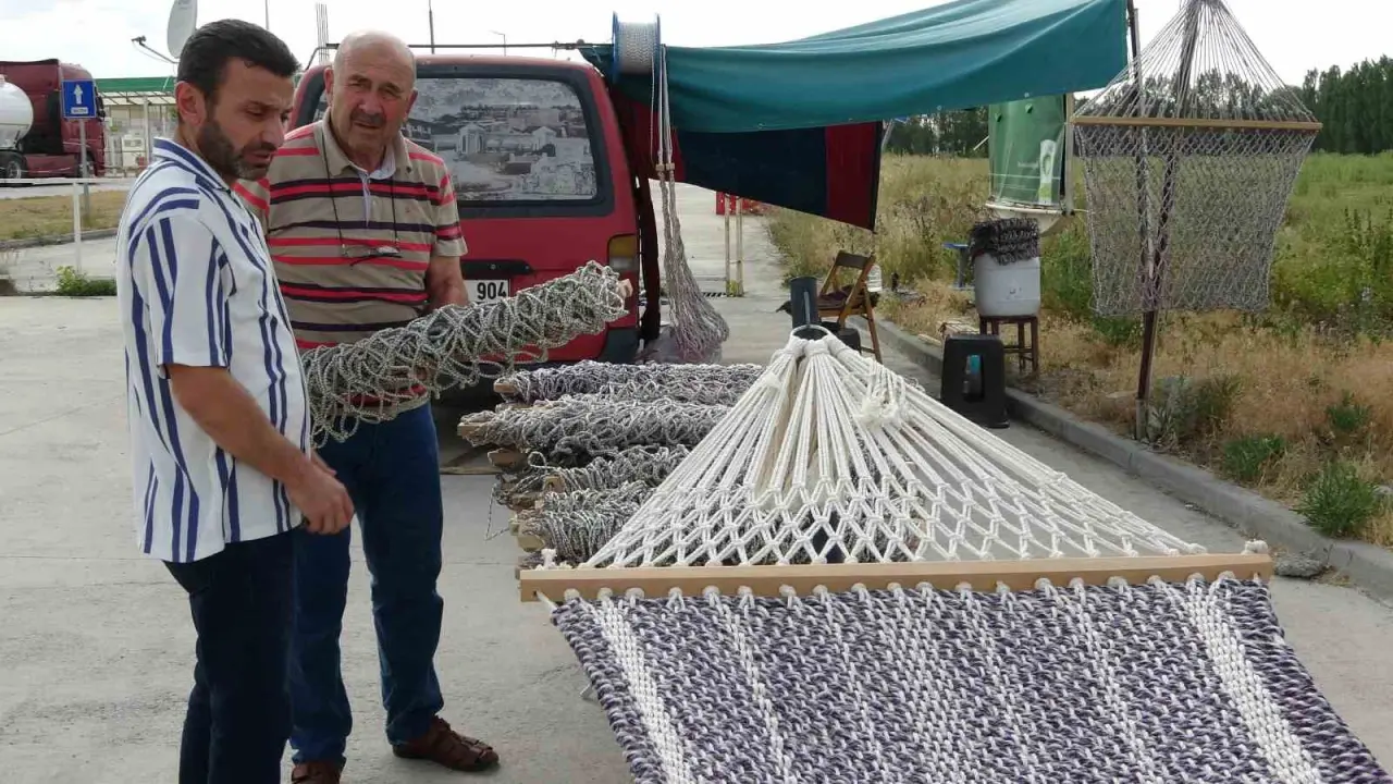 doktor-tavsiyesiyle-basladi-hamaklari-marka-oldu