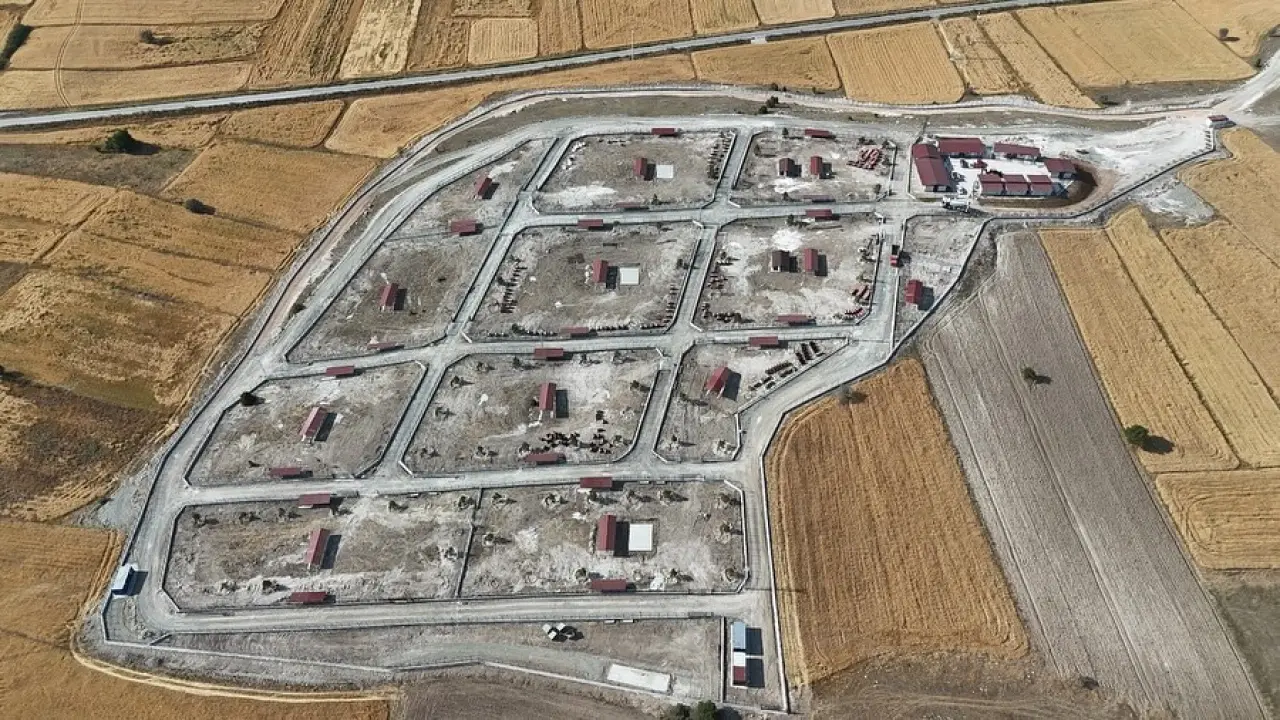 kutahyada-sahipsiz-hayvanlar-icin-dogal-yasam-alani-tamamlandi