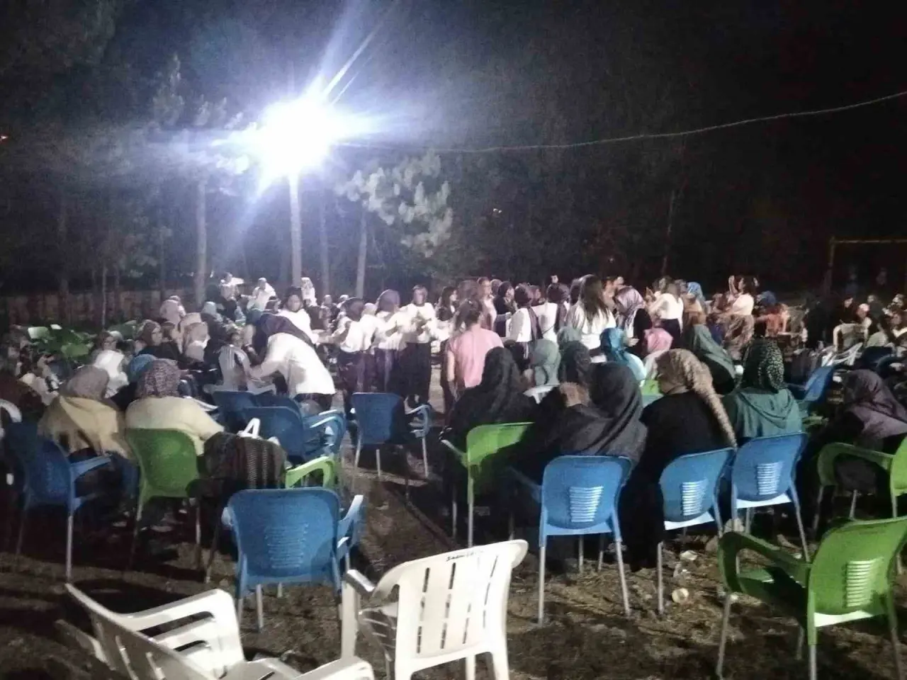 sarayorende-kadinlara-ozel-salvar-etkinligi-duzenlendi