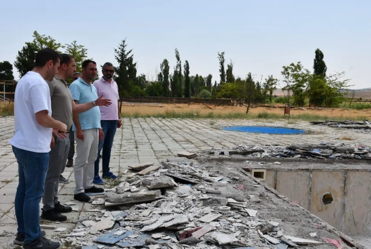 beylikovada-atil-kalan-aquapark-yeniden-hayat-buluyor