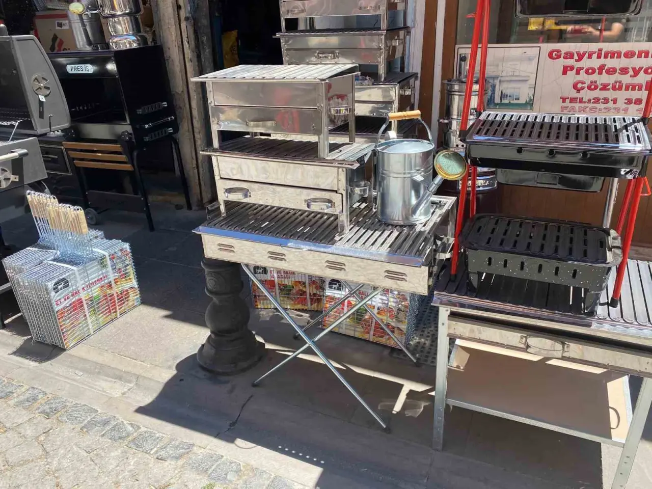 son-zamanlarda-meydana-gelen-yanginlar-mangal-satislarini-etkiledi