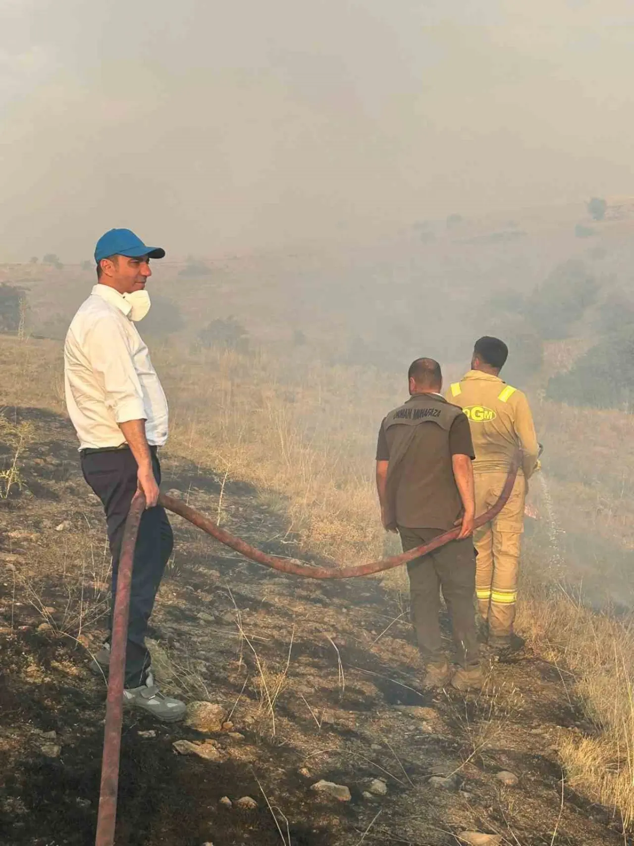 tarla-ve-ormandan-olusan-2-bin-dekarlik-alanin-kul-oldugu-yangin-kontrol-altina-alindi