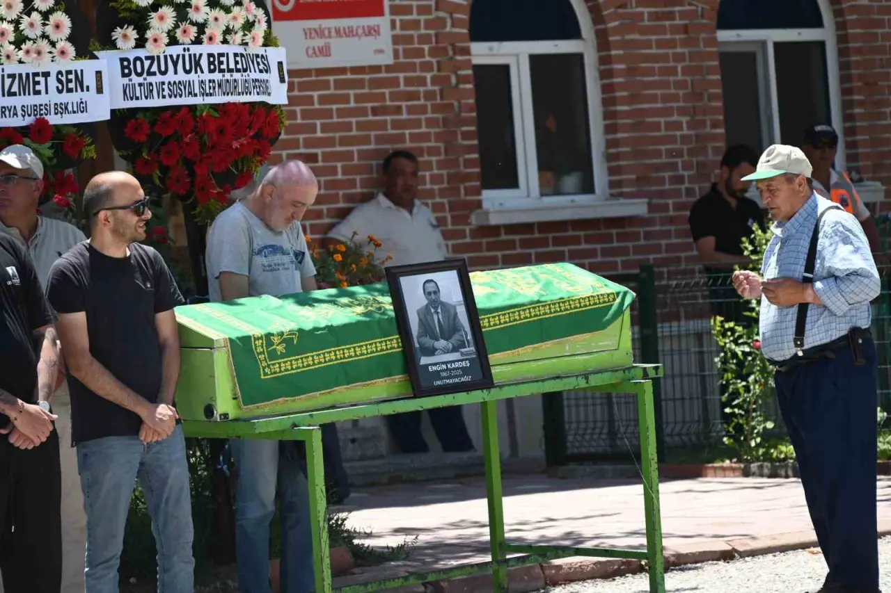 baskan-yardimcisi-engin-kardes-son-yolculuguna-ugurlandi