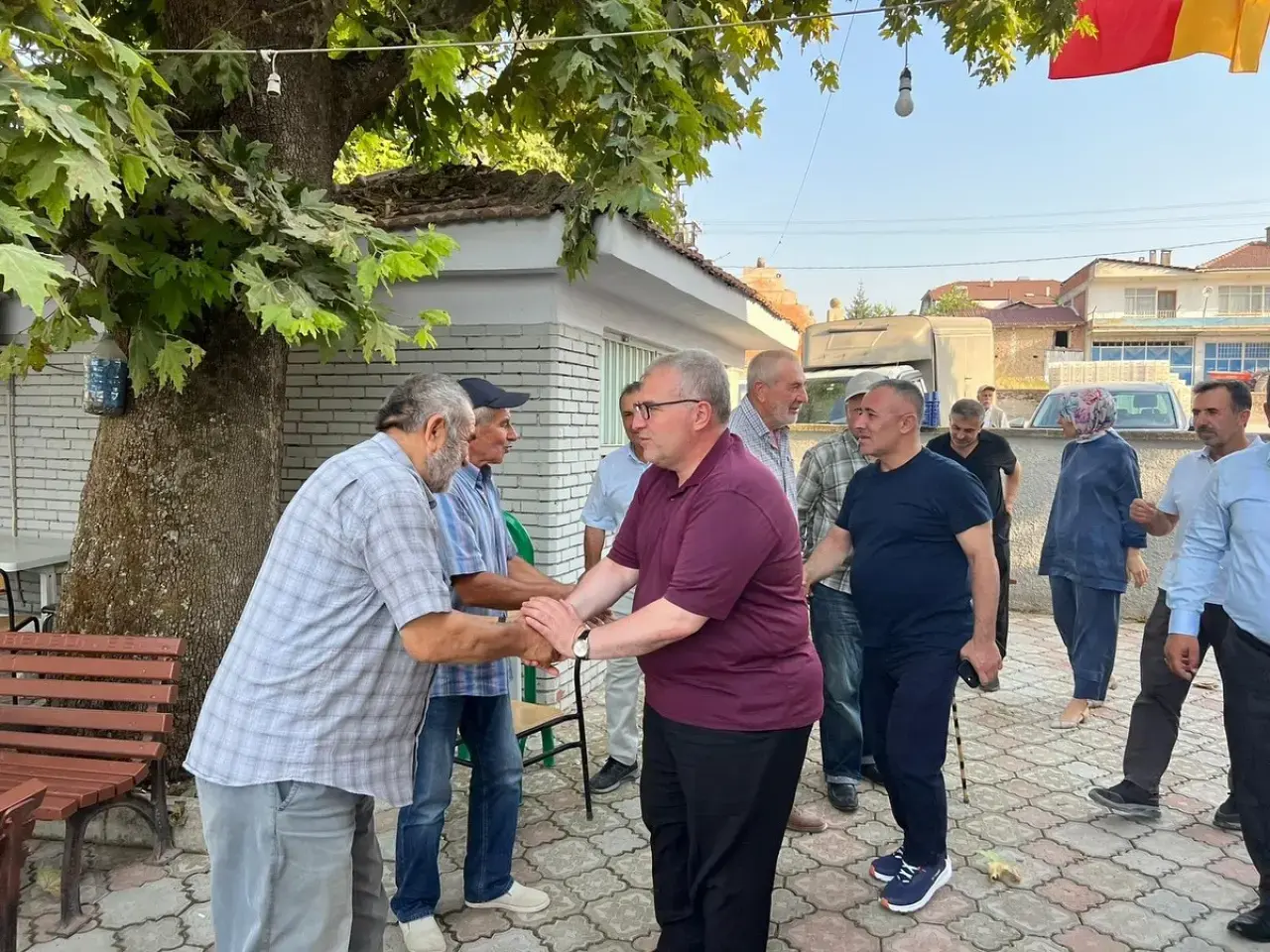 milletvekili-eldemir-ve-baskan-yildirimdan-yangin-bolgesine-destek