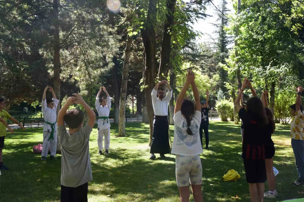 cocuk-universitesi-2025-yaz-donemi-programlari-basladi