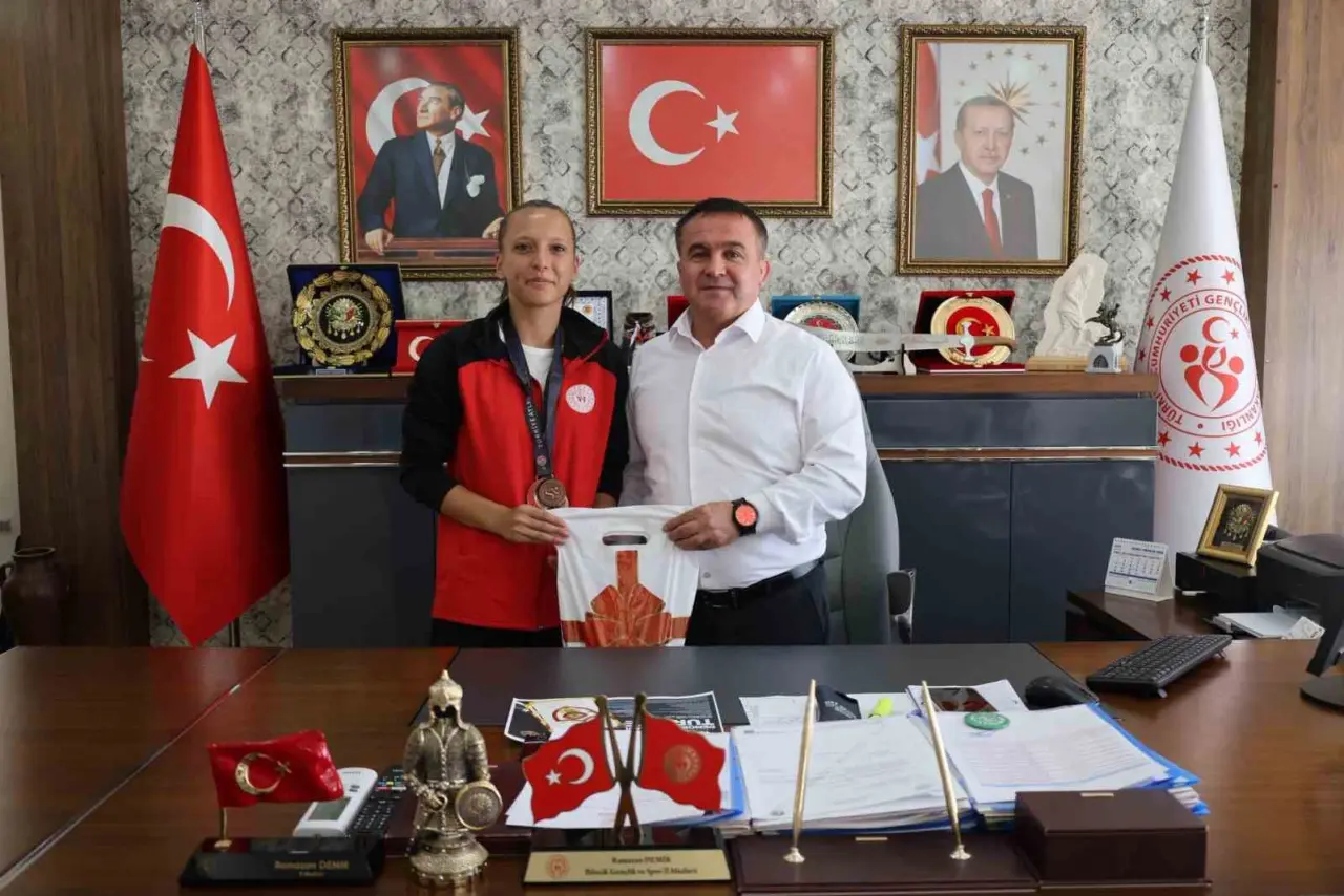 ayla-koseden-gurur-veren-basari