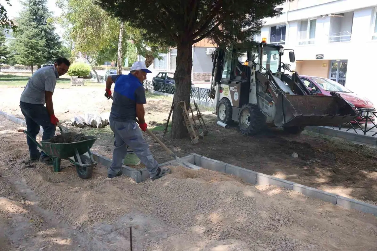 71-evler-mahallesindeki-sehit-ersin-ilitan-parki-yenileniyor