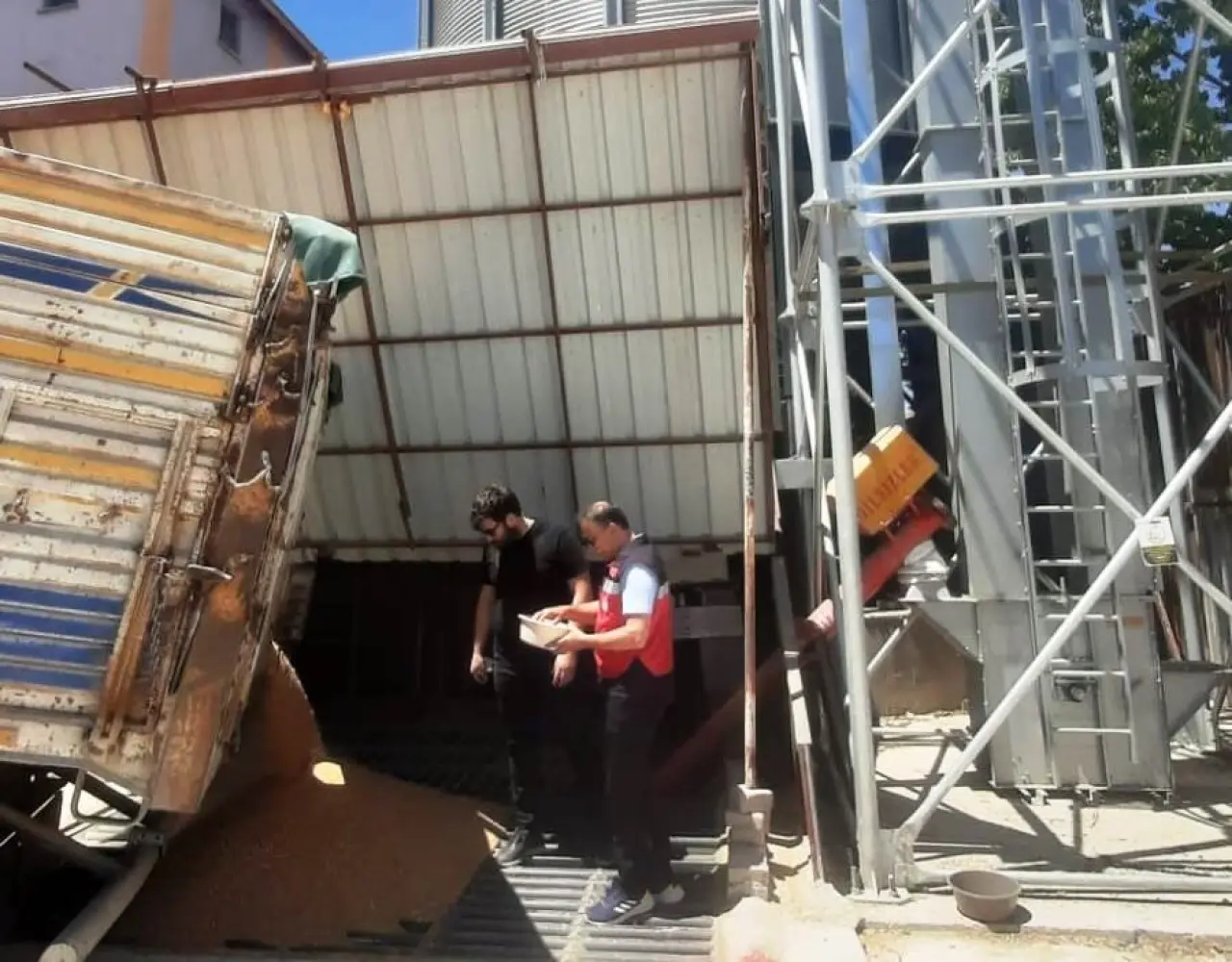 altintasta-yuzde-50-hibe-desteginden-faydalandirilmis-olan-un-fabrikasinda-denetim