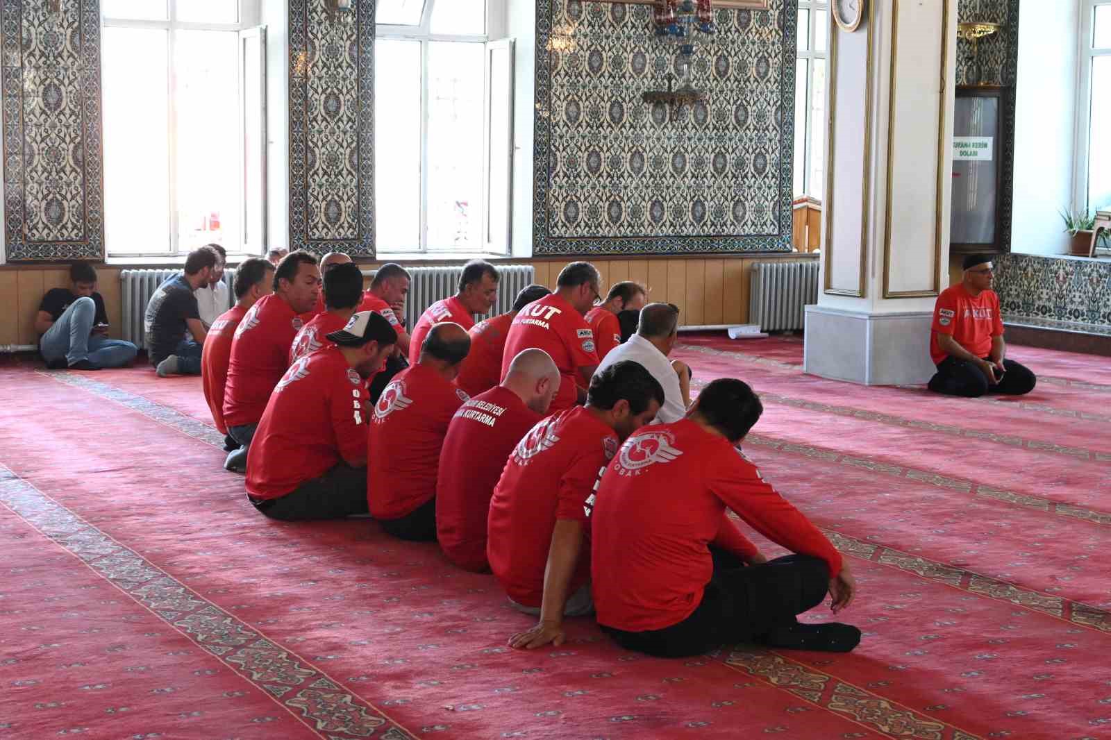 akuttan-orman-yangini-sehitleri-icin-mevlit-programi