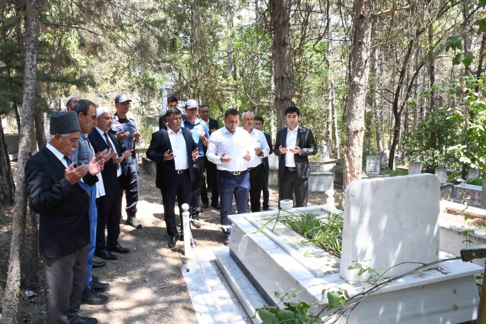 emette-sehit-mezarlari-ve-sehit-aileleri-ziyaret-edildi