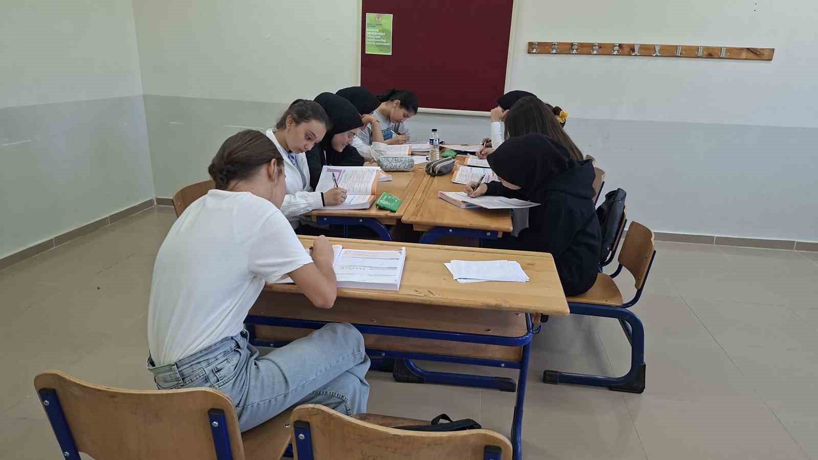 hisarcik-aihlde-yaz-akran-ogrenme-kampi-basladi