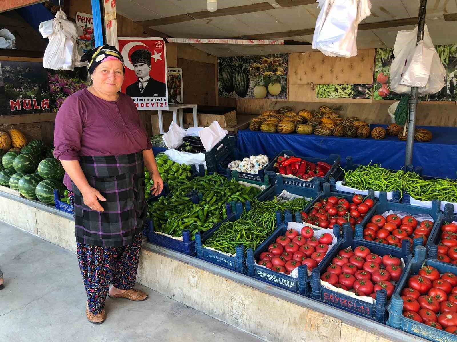 kendi-yetistirdikleri-urunleri-satmalarina-ragmen-kazanc-saglayamiyorlar
