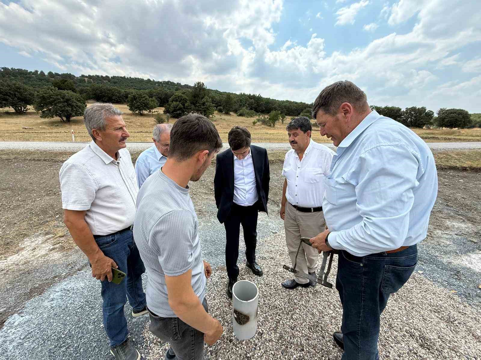 kutahyada-akoluk-koyunun-icme-suyu-sorunu-sondajla-cozuldu