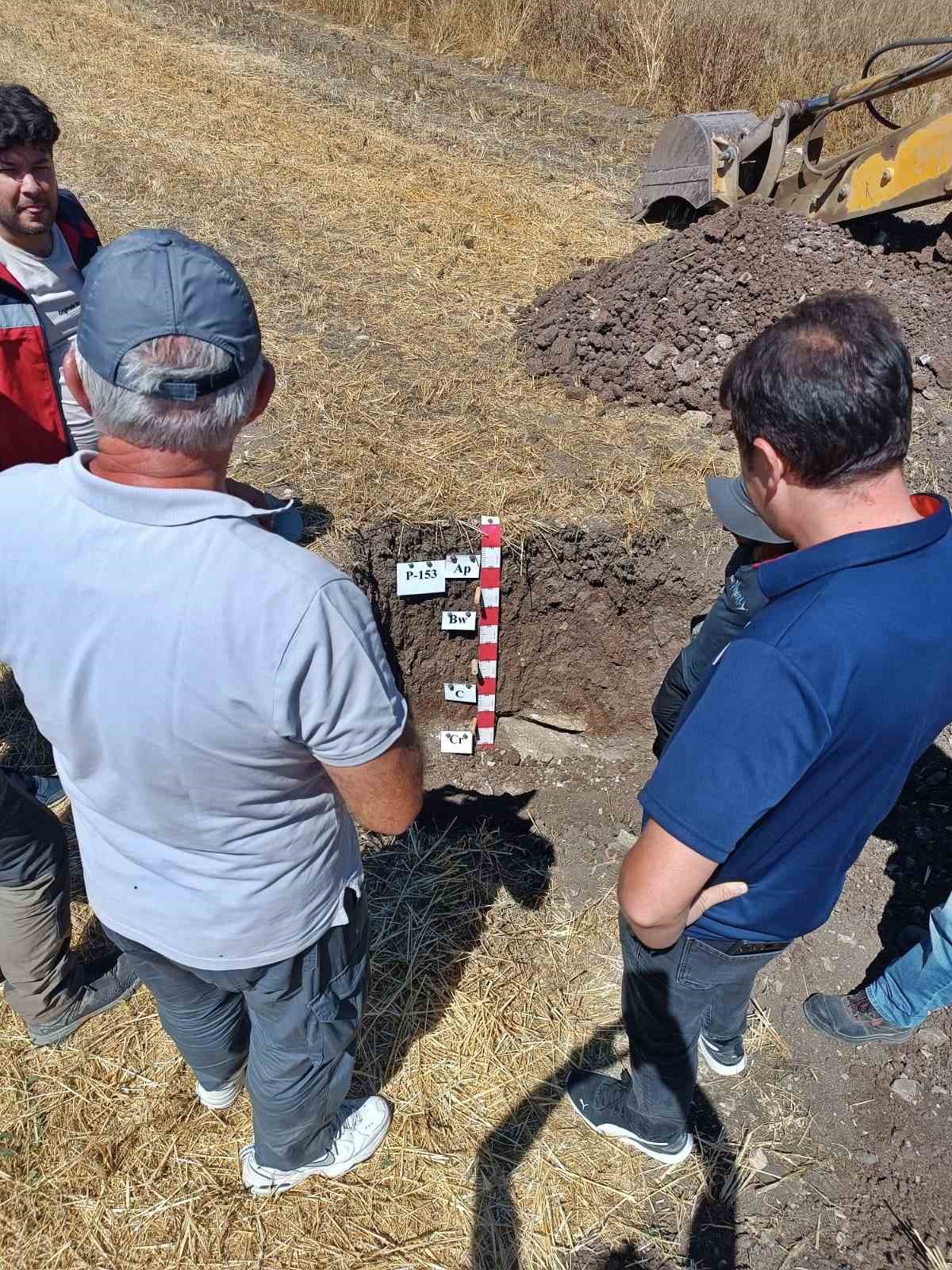 kutahyada-toprak-sagligi-icin-onemli-calisma