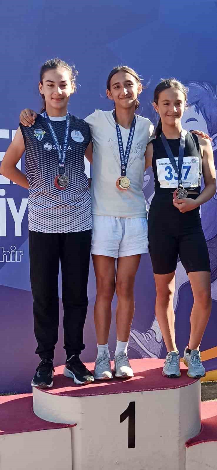 odunpazarispordan-cifte-sampiyona-basarisi