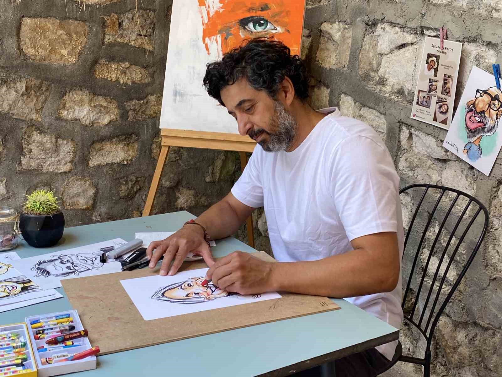 ozel-isitme-engelli-sanatci-duygularini-resimlerle-ifade-ediyor