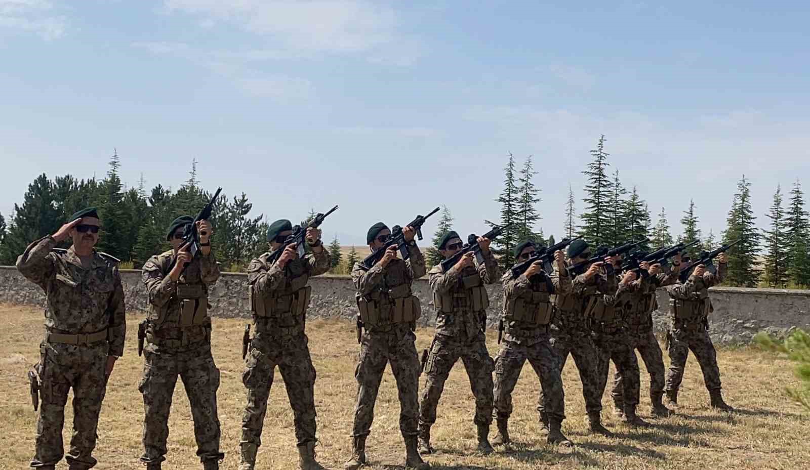 sehit-fatih-dalgic-kabri-basinda-dualarla-anildi