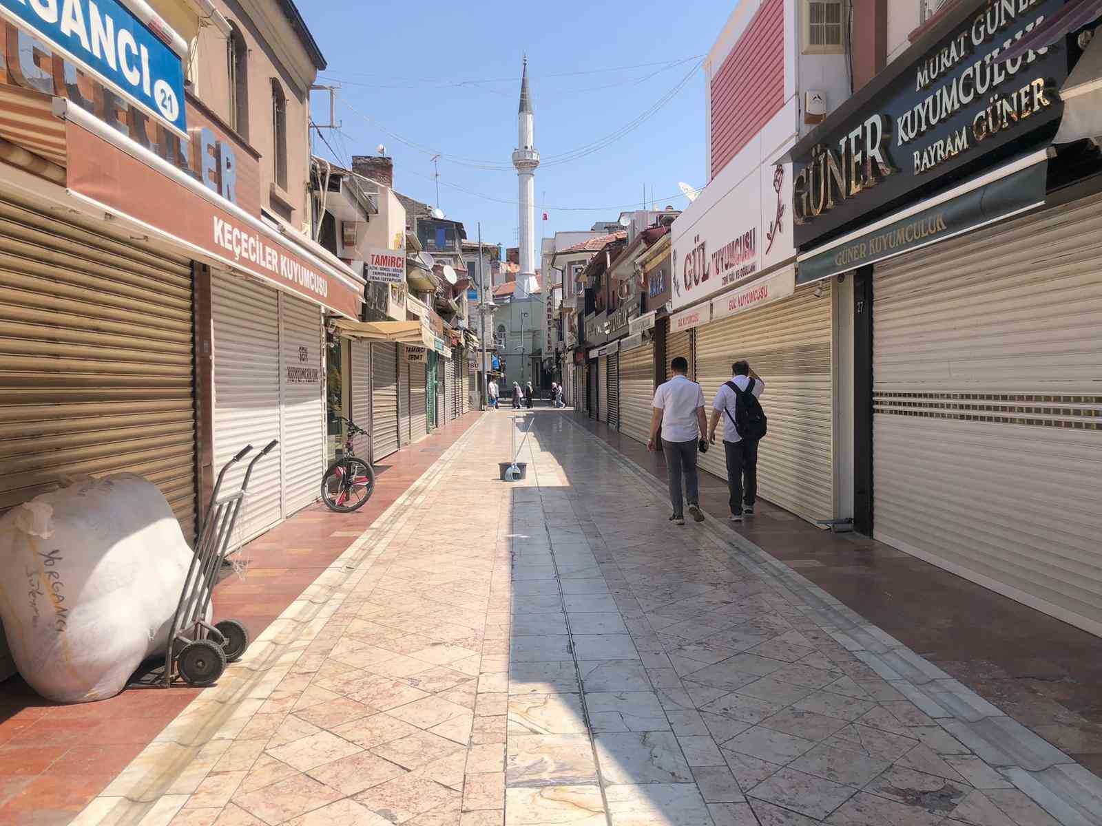 sicak-havalarda-kent-merkezi-bos-kaldi