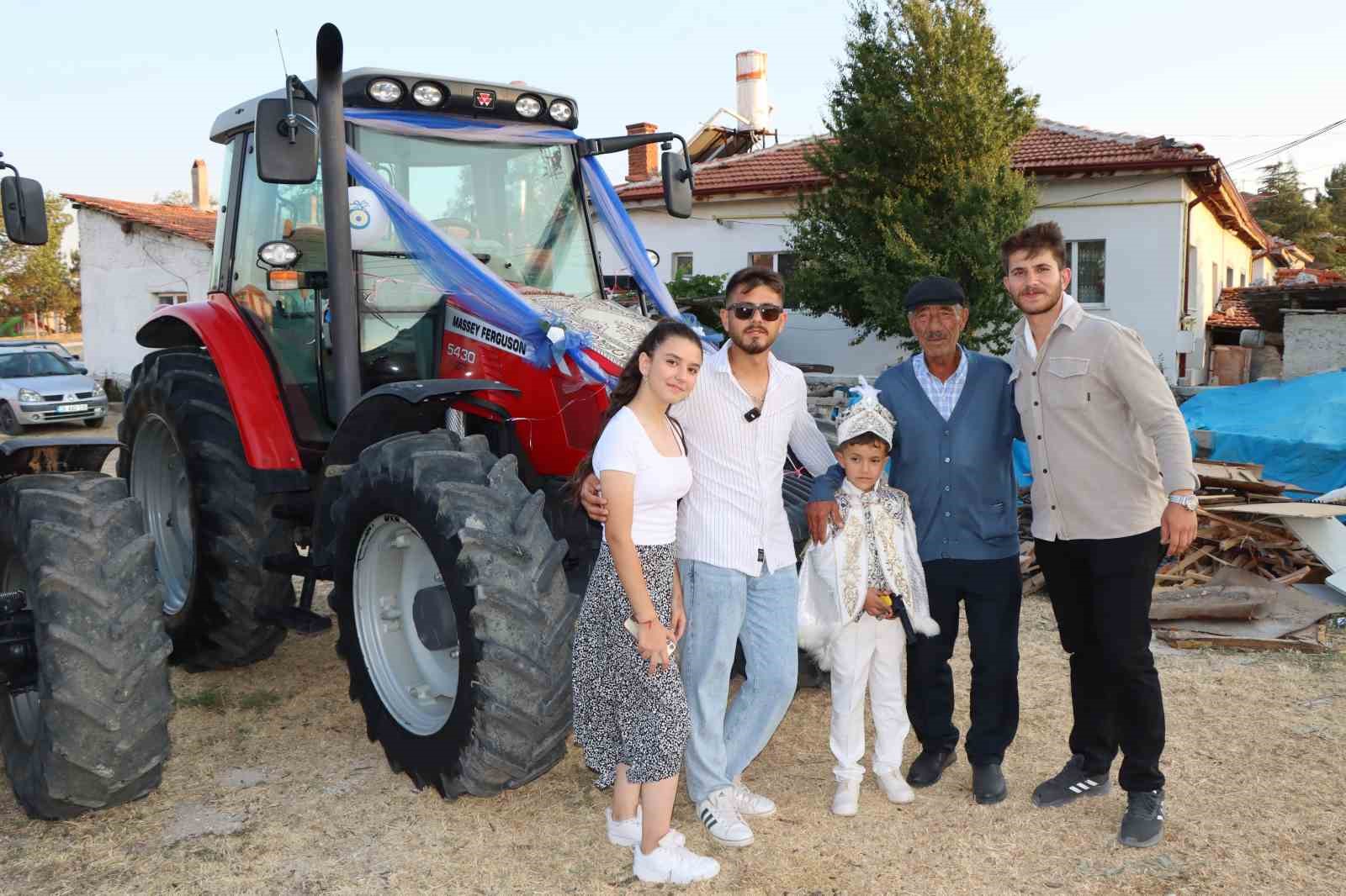 traktor-konvoyu-ile-sunnet-dugunu