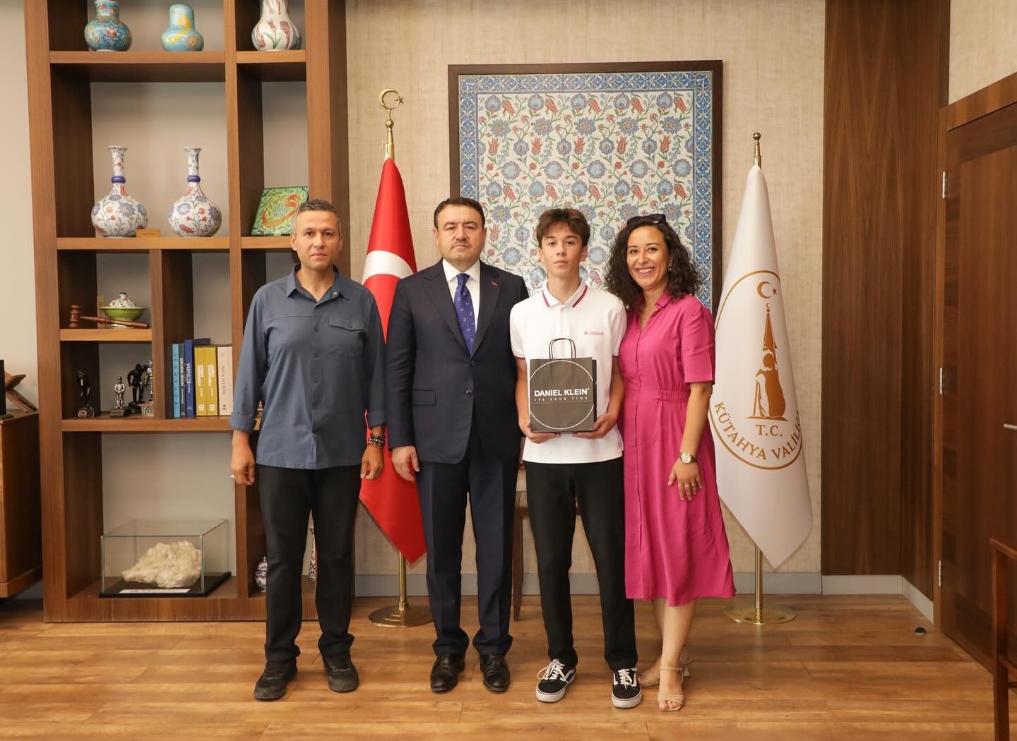 vali-musa-isin-lgs-2025-turkiye-birincilerini-makaminda-agirladi