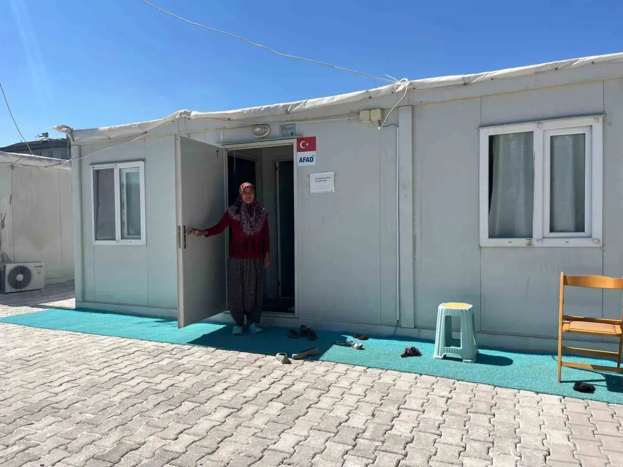 yangin-sonrasi-kurulan-konteynir-kentte-rahat-ve-guvenli-hayat