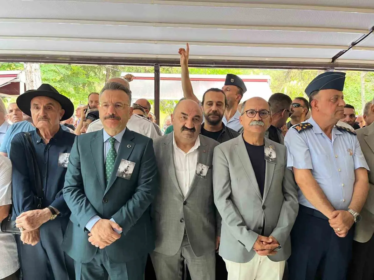 eskisehirsporun-efsane-ismi-sureyya-ozkefe-son-yolculuguna-ugurlandi