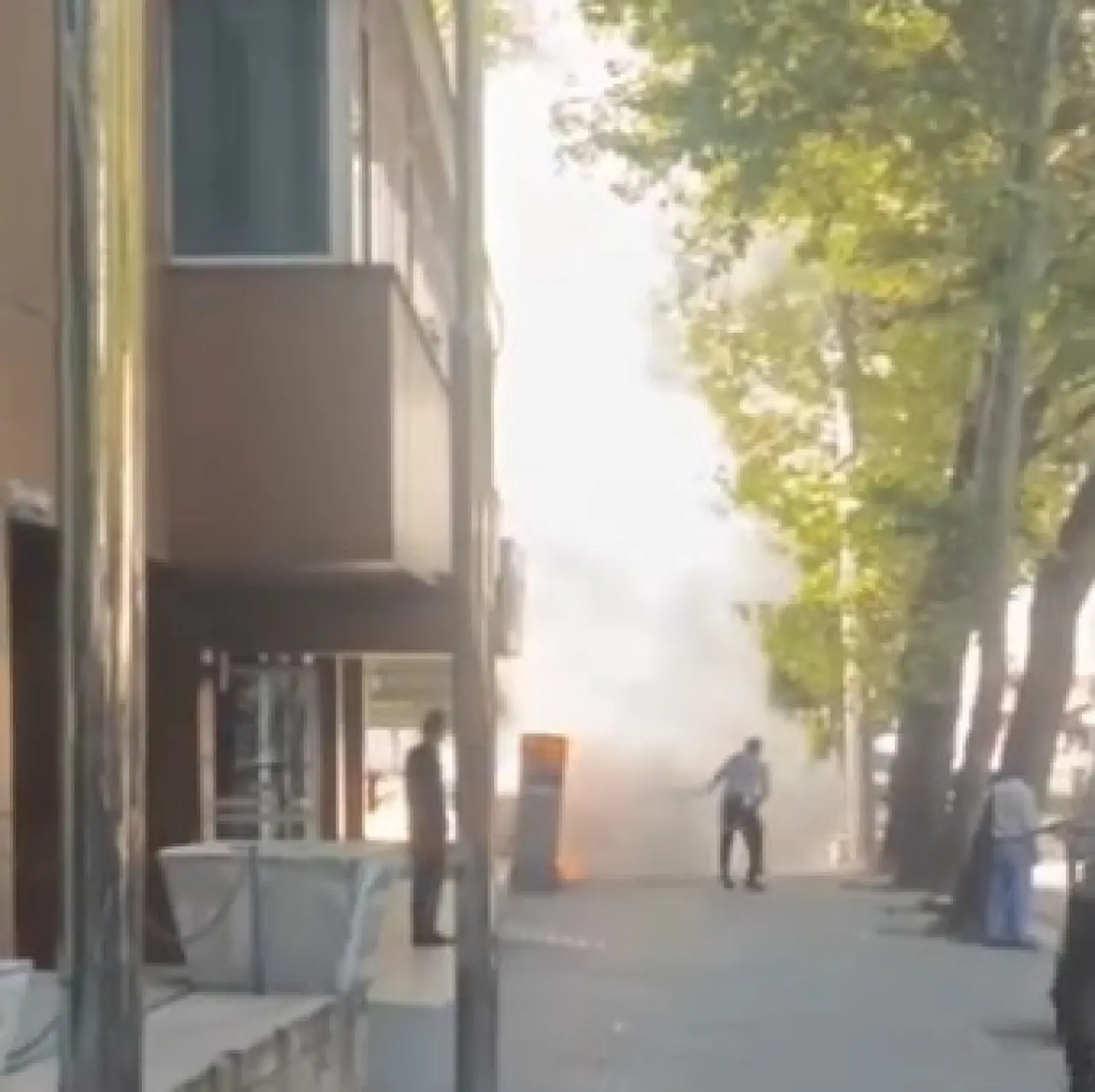 elektrik-panosunun-patlamasi-sonucu-cikan-yangin-panige-sebep-oldu