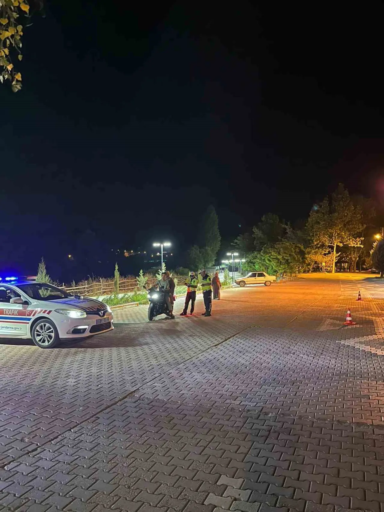 bilecikte-187-surucuye-trafik-cezasi-yazildi