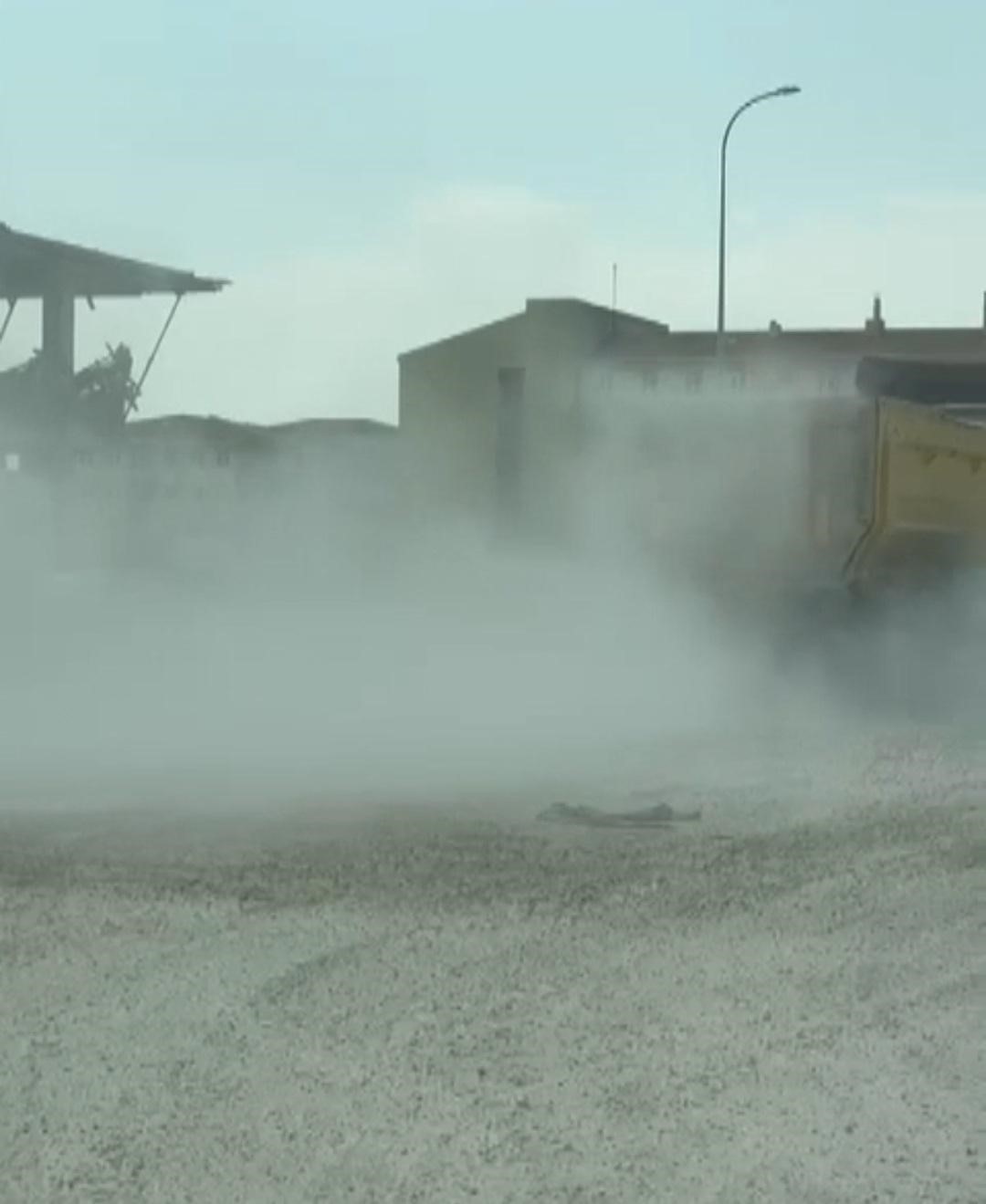 her-arac-gecisinde-sokak-toz-duman-oluyor