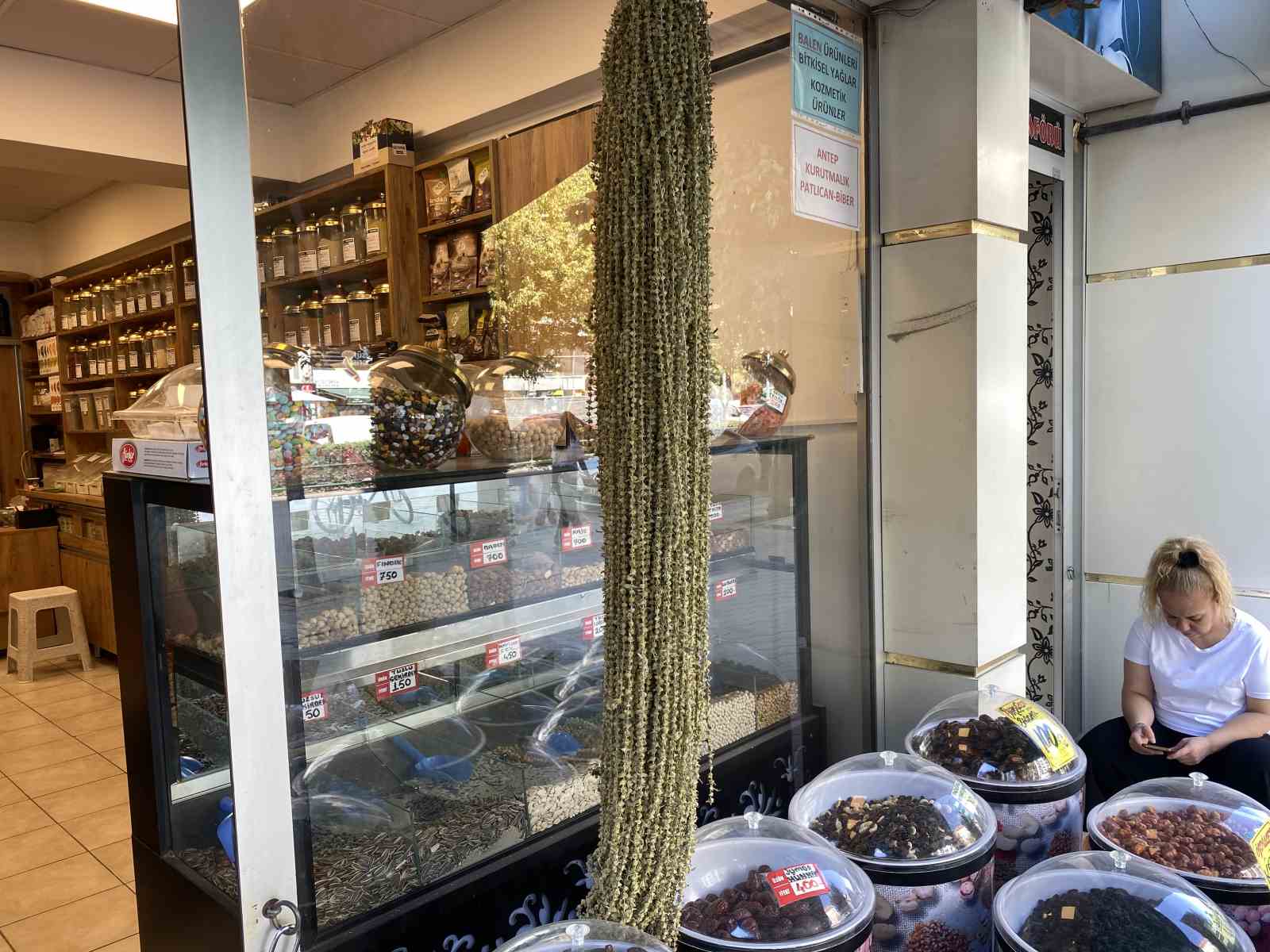 kurutulmus-cicek-bamyanin-altinla-yarisan-fiyati-dustu