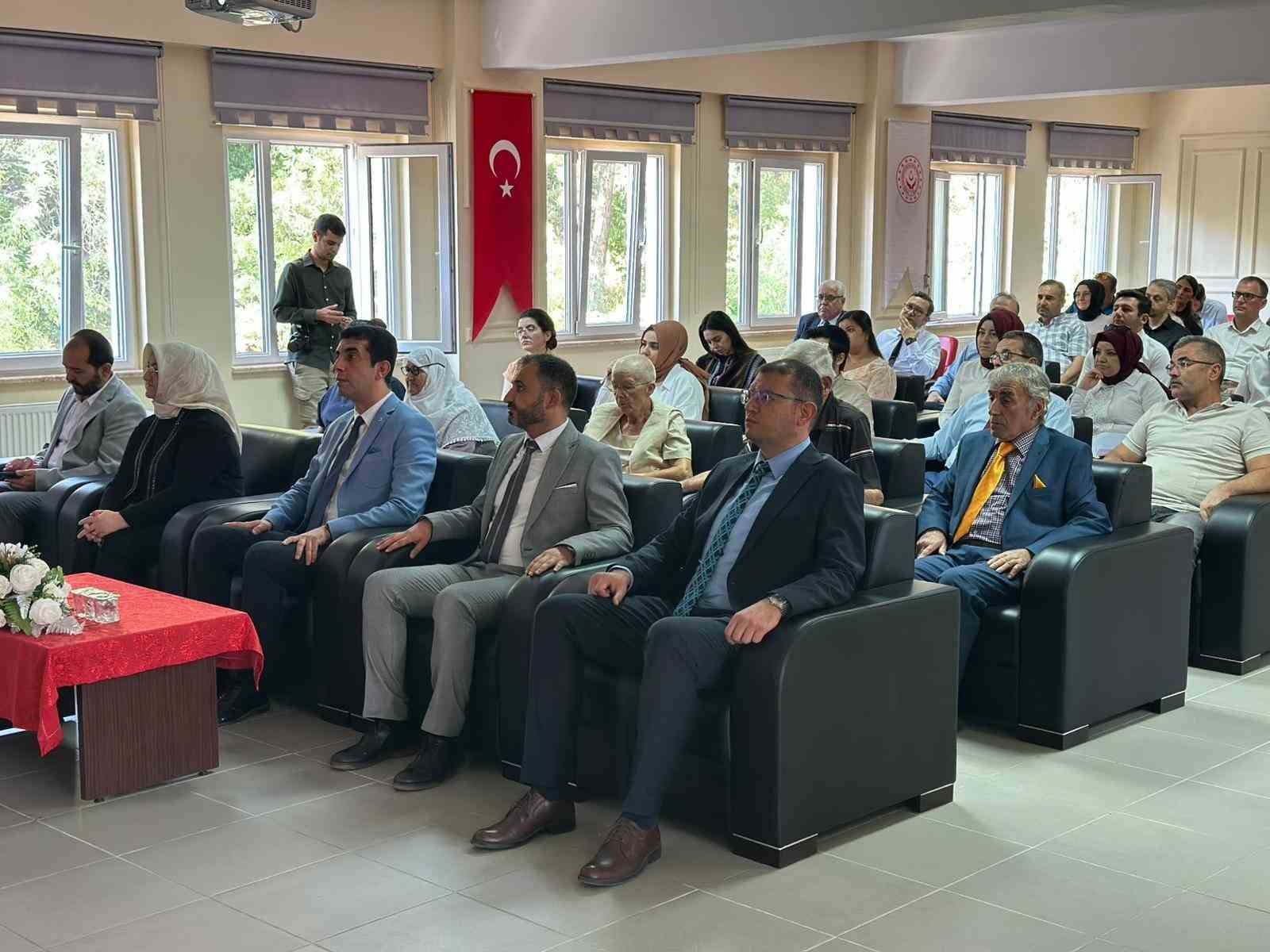 kutahyada-il-yaslilik-calistayi-duzenlendi